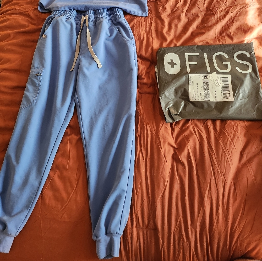 Figs Catarina top (XS) & high waisted Zamora (SP) - Picture 2 of 4